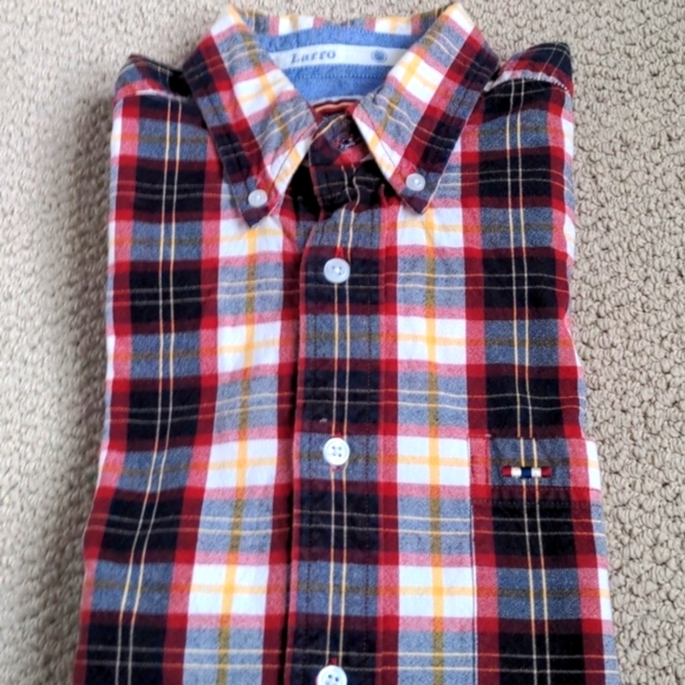 Larro Button Down Shirt Size Small